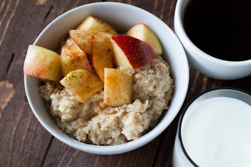 Porridge with apple