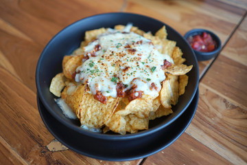 Cheesy nacho with tomato minced pork