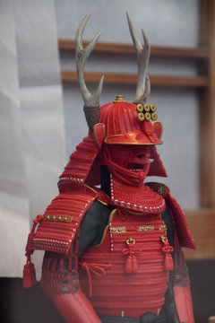 Sanada's armor set / 戦国時代・真田家の赤備え甲冑(よこ) Stock