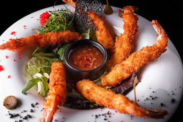 Shrimp fried in breadcrumbs