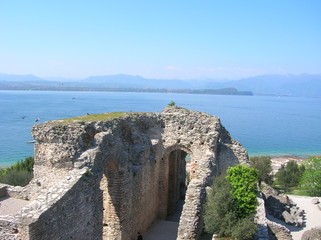 Fototapeta na wymiar Archaeological area caves of Catullus