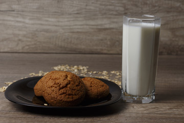 oatmeal cookies with milk