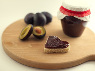 plums jam