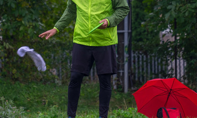 Levitation clout at disc golf green