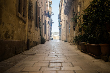 Fototapeta na wymiar Narrow Roads in Malta