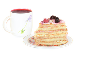 Berry cake with cream.