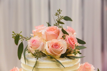 wedding top with pink roses 