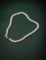 bride's pearl necklace 