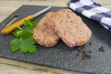 steaks hachés aux oignons