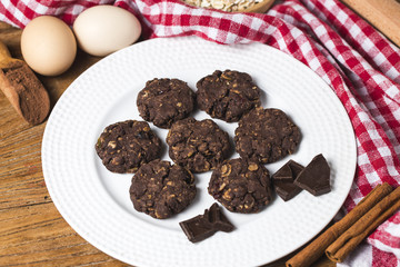 Oat cookies with chocolate