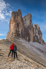 Obraz premium young couple in italien dolomites, mountain lovers and tourist, europien alps in summer