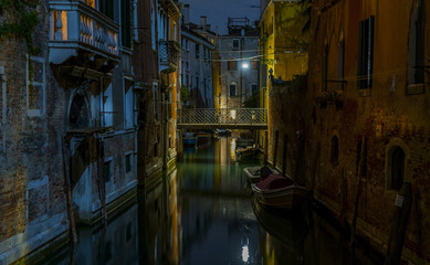 Naklejka na ściany i meble Venice at night
