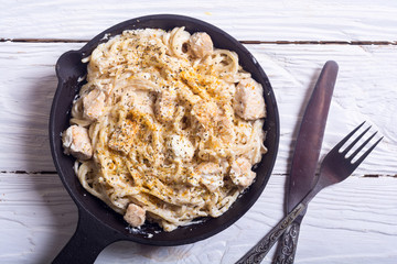 Pasta carbonara with cream sauce