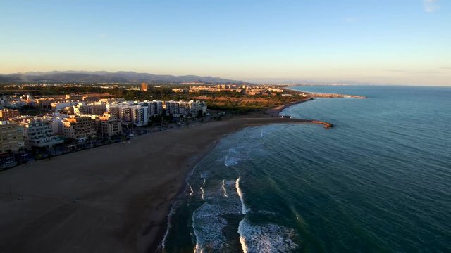 Drone en Puerto de Sagunto, poblacion costera de la Comunidad Valenciana, España. Video aereo con Dron