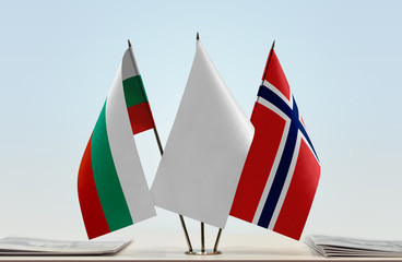 Flags of Bulgaria and Norway with a white flag in the middle