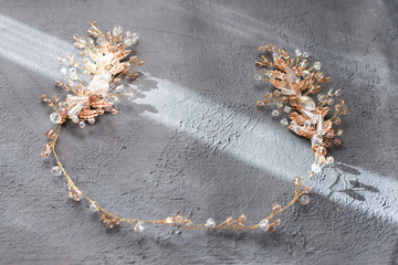 Golden wedding jewelery hair