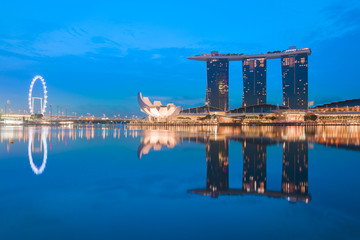 Naklejka premium Singapore city skyline and landmark