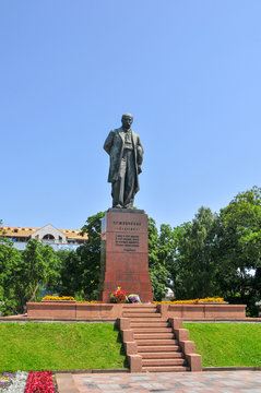 Monument To Taras Shevchenko - Kiev, Ukraine