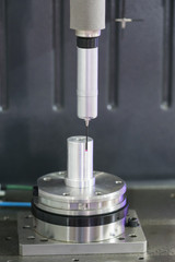 machining automotive part by cnc turning machine