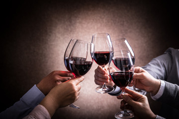 赤ワインで乾杯