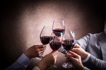 赤ワインで乾杯