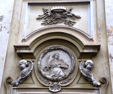 Relief an der Fassade der Sant'Agata dei Goti