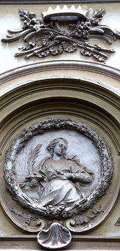 Steinrelief &uuml;ber dem Portal der Sant'Agata dei Goti