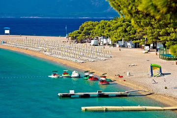 Deurstickers Gouden Hoorn strand, Brac, Kroatië Beroemd turquoise strand van Zlatni Rat in Bol op het eiland Brac