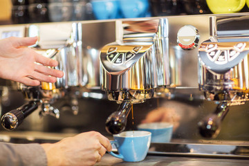 coffee machine makes two coffee with coffee beans