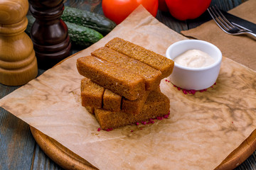 fried Garlic croutons