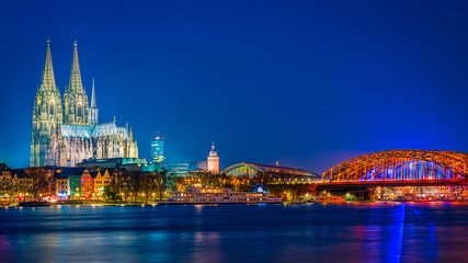 Obraz premium Altstadtblick Köln