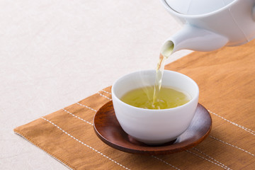 日本茶を注ぐイメージ　Japanese tea