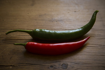 rote und grüne Chilischoten