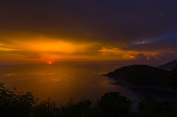 Fototapeta na wymiar Beautiful sunset over the ocean. Sunrise in the sea , at Thailand