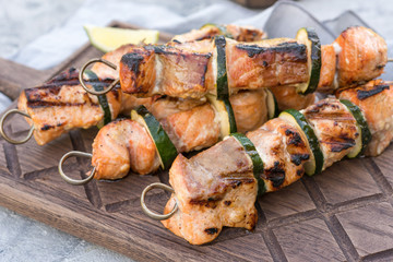 salmon kebab with zucchini