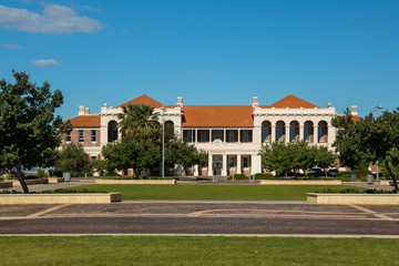 Geraldton city courthouse in Western Australia, daytime.