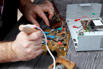 Repair of electronic devices, tin soldering parts