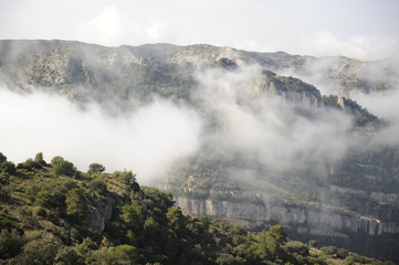 montañas con nubes