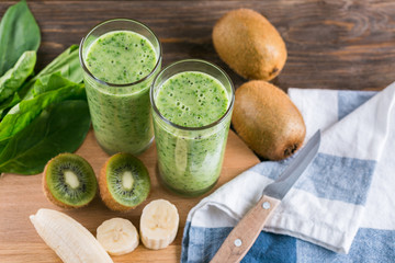 smoothies from kiwi, banana, spinach