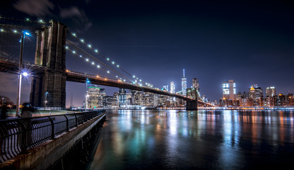 Brooklyn Bridge and New York skyline from Brooklyn (Panorama)