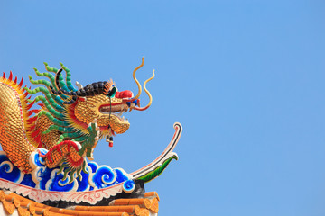 Fototapeta na wymiar Chinese style dragon statue in temple