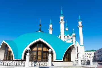Fototapeta na wymiar The Kul Sharif Mosque is a one of the largest mosques in Russia. The Kul Sharif Mosque is located in Kazan city in Russia.