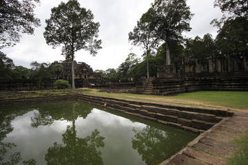 Fototapeta na wymiar Ruines archéologiques d'Angkor (Siem Reap, Cambodge)