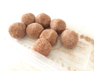 Round sugar-coated sweets