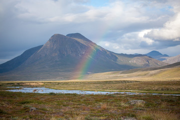 Regenbogen und Tundra Landschaftsfotos vom Sommer in Grönland / Kalaallit Nunaat /Sisimiut