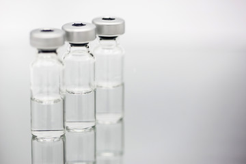 Medical or vaccine vial for injection