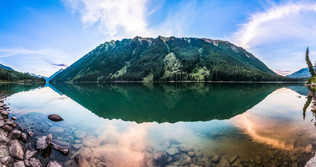 Naklejka premium Sunset reflection on lake