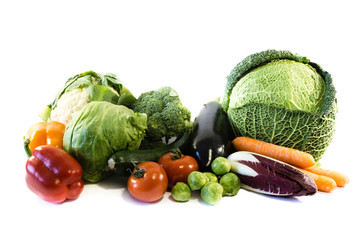 Gesunde Ernährung Gemüse isoliert freigestellt auf weißen Hintergrund, Freisteller