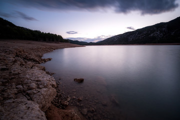 reflejo en lago alatardecer