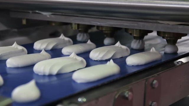 Production of marshmallows and pastes. Confectionery production at the factory.